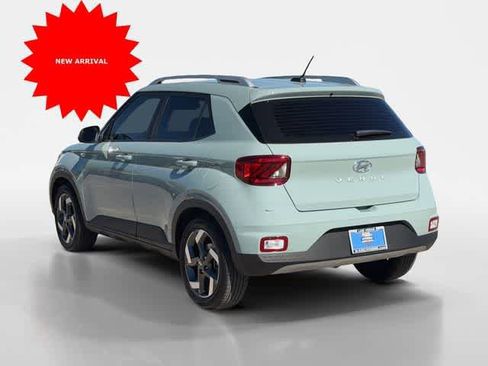 Used 2025 Hyundai Venue SEL image 3