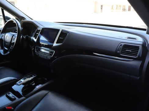 Used 2016 Honda Pilot Touring image 17