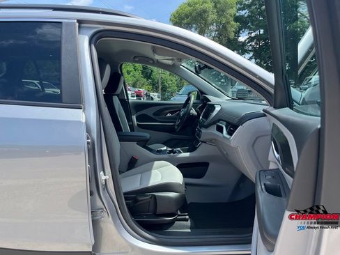 Used 2024 GMC Terrain SLE w/ Driver Convenience Package AWD/4WD image 40