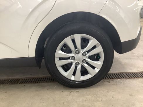 Used 2023 Kia Soul LX image 7