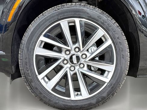 New 2026 Cadillac Vistiq Sport w/ LPO, Floor Liner Package image 10