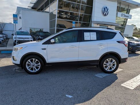 Used 2018 Ford Escape SE image 3