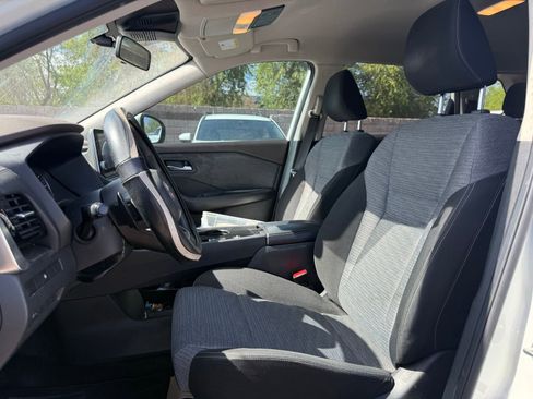 Used 2021 Nissan Rogue SV FWD image 11