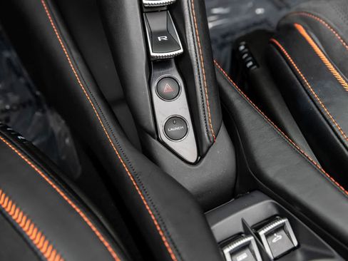Used 2022 McLaren 720S Spider image 28