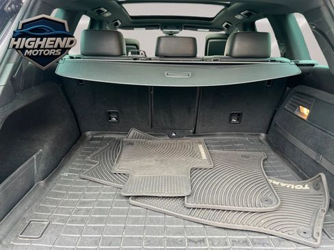 Used 2017 Volkswagen Touareg Wolfsburg Edition image 16