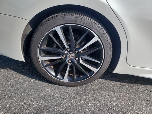 Used 2018 Toyota Camry XSE FWD image 10