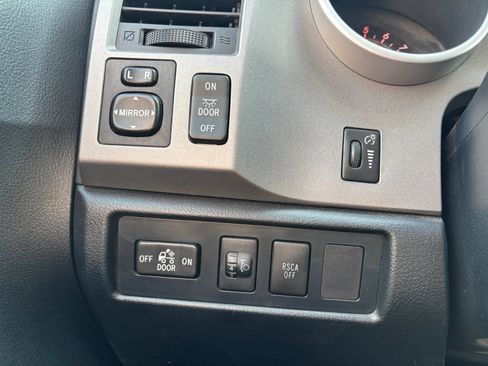 Used 2012 Toyota Tundra 4x4 CrewMax w/ SR5 Pkg image 27
