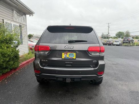 Used 2017 Jeep Grand Cherokee Overland w/ Jeep Active Safety Group AWD/4WD image 7
