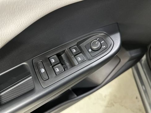 New 2026 Volkswagen Taos S image 18