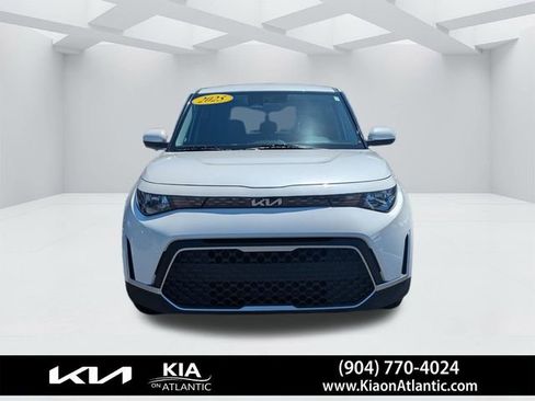 Used 2025 Kia Soul LX FWD image 8