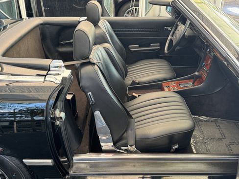 Used 1989 Mercedes-Benz 560 SL image 17