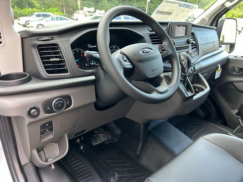 New 2025 Ford Transit 250 148 Medium Roof image 11