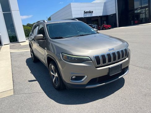 Used 2020 Jeep Cherokee Limited AWD/4WD image 3