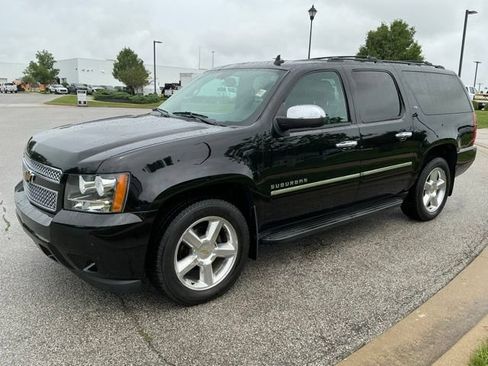 Used 2014 Chevrolet Suburban LTZ AWD/4WD image 3