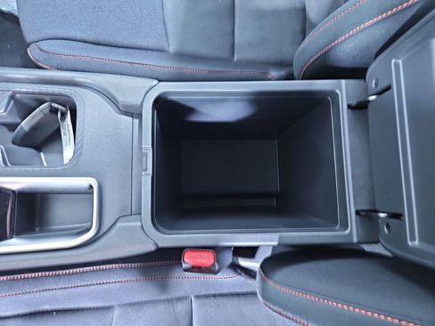 New 2025 Nissan Sentra SR w/ Midnight Edition image 25