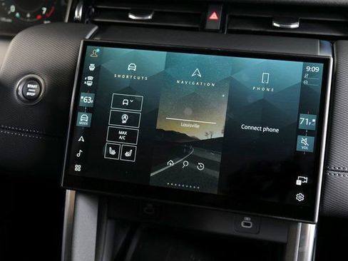 Used 2025 Land Rover Discovery Sport Dynamic SE image 14