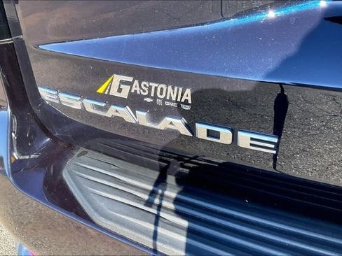 Used 2022 Cadillac Escalade Premium Luxury Platinum image 24