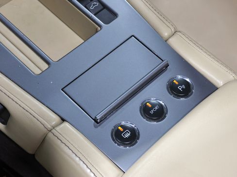 Used 2006 Aston Martin DB9 Volante RWD image 13