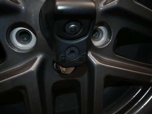 Used 2024 Jeep Wrangler Sport S image 40