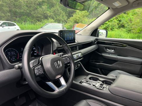 Used 2025 Honda Pilot EX-L image 14