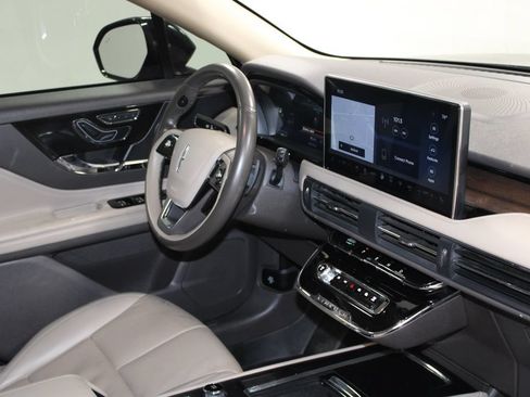 Used 2023 Lincoln Corsair Reserve w/ Jet Appearance Package AWD/4WD image 31