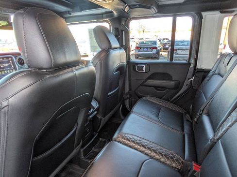 Used 2022 Jeep Wrangler Unlimited Sahara AWD/4WD image 13