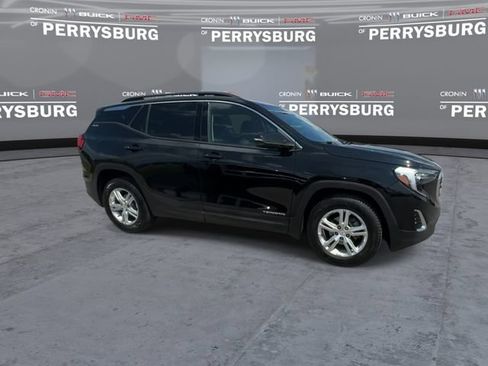 Used 2020 GMC Terrain SLE w/ Driver Convenience Package FWD image 9