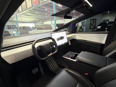 Used 2024 Tesla Cybertruck AWD Crew Cab image 11