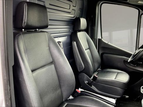 Used 2025 Mercedes-Benz Sprinter 2500 image 22