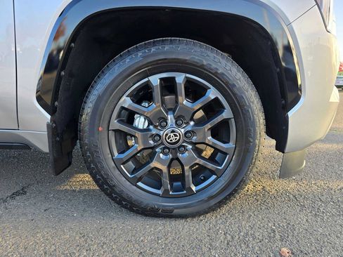 Used 2025 Toyota Sequoia Platinum AWD/4WD image 11