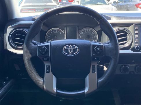 Certified 2022 Toyota Tacoma SR5 AWD/4WD image 14
