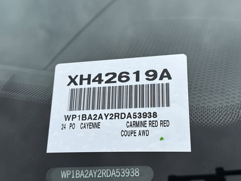 Used 2024 Porsche Cayenne Coupe image 39