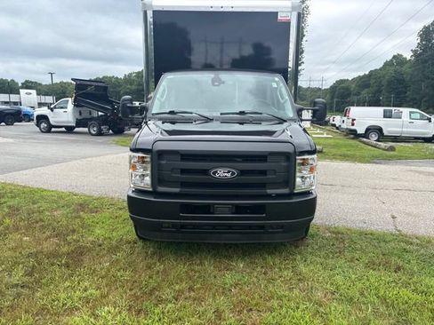 Used 2027 Ford E-450 and Econoline 450 Super Duty w/ Interior Upgrade Package RWD image 3