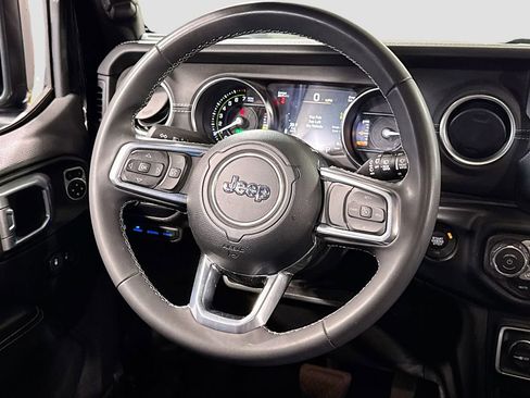 Used 2023 Jeep Wrangler Unlimited Sahara image 16