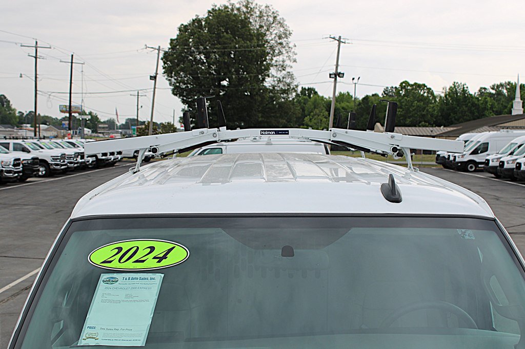 Used 2024 Chevrolet Express 2500 w/ Driver Convenience Package RWD image 15