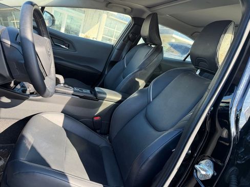 Used 2023 Toyota Prius Limited image 10