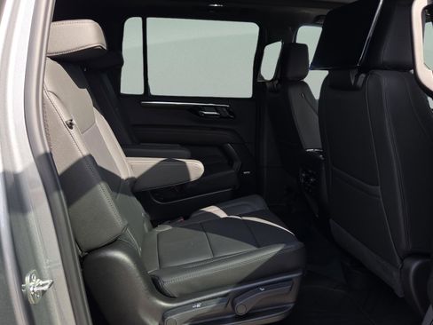 New 2026 Chevrolet Suburban Z71 w/ Z71 Off-Road Package image 25