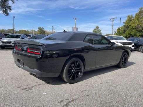 Used 2018 Dodge Challenger SXT Plus image 3