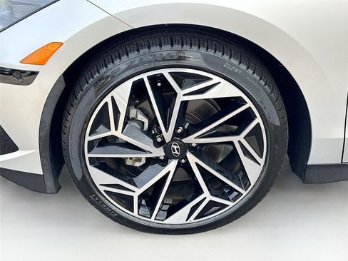 Used 2024 Hyundai Ioniq 6 Limited RWD image 33