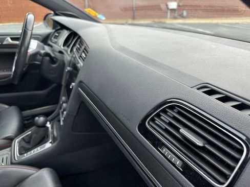 Used 2018 Volkswagen Golf S image 20