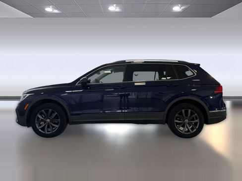 Certified 2023 Volkswagen Tiguan SE FWD image 2
