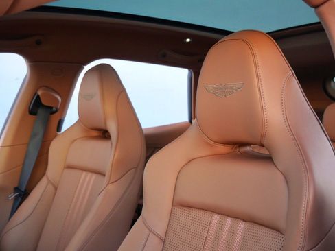 New 2026 Aston Martin DBX 707 image 5