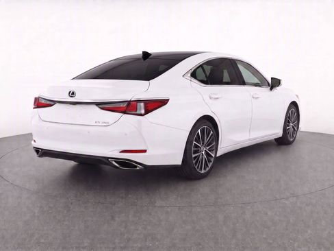 Used 2024 Lexus ES 350 w/ Premium Package FWD image 3