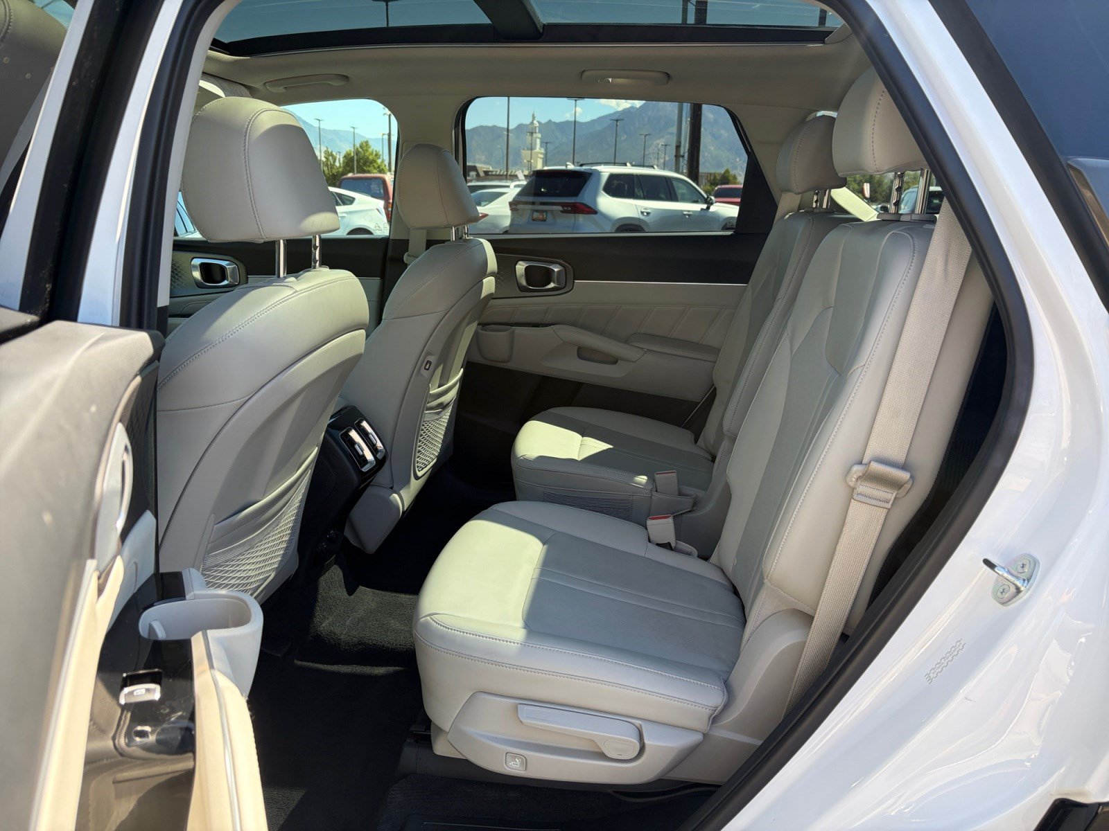 Used 2023 Kia Sorento SX AWD/4WD image 26
