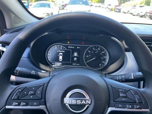 Used 2025 Nissan Versa SV FWD image 25