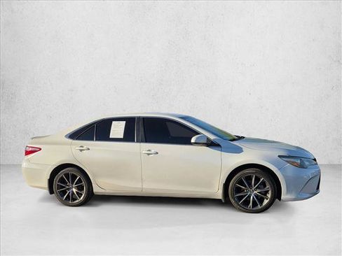 Used 2016 Toyota Camry XSE image 4