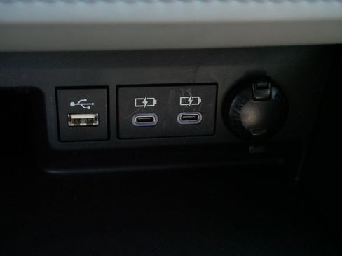 Certified 2025 Toyota Highlander XLE AWD/4WD image 29