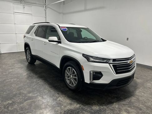 Used 2023 Chevrolet Traverse LT FWD image 5