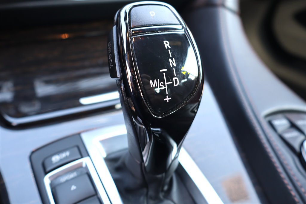 Used 2013 BMW 650i xDrive Convertible AWD/4WD image 38