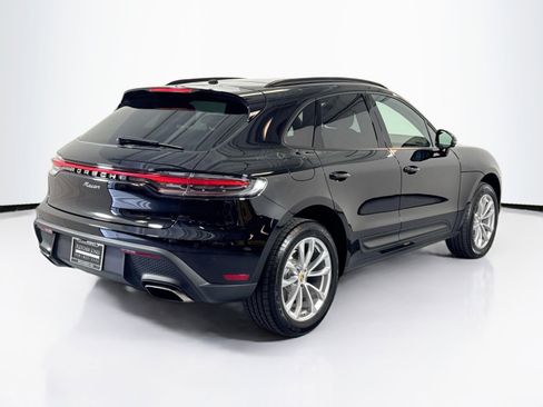Certified 2025 Porsche Macan image 9